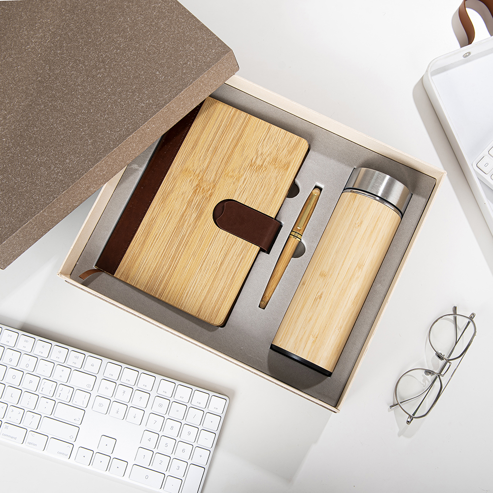 A5 size custom logo Wooden bamboo Cover Diary Notebook GIFT SETS WITH CUP AND PEN form China FACTORY
