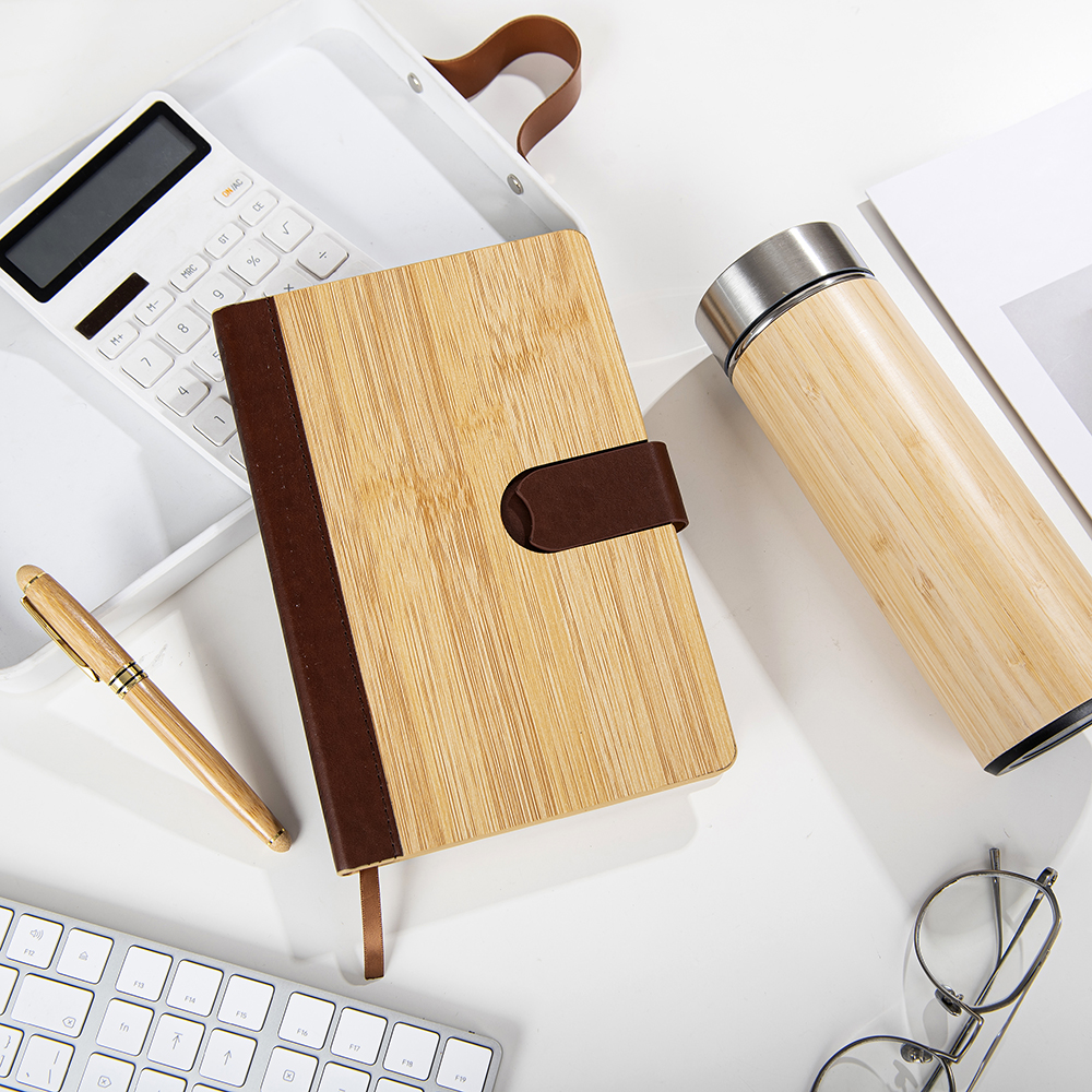 A5 size custom logo Wooden bamboo Cover Diary Notebook GIFT SETS WITH CUP AND PEN form China FACTORY